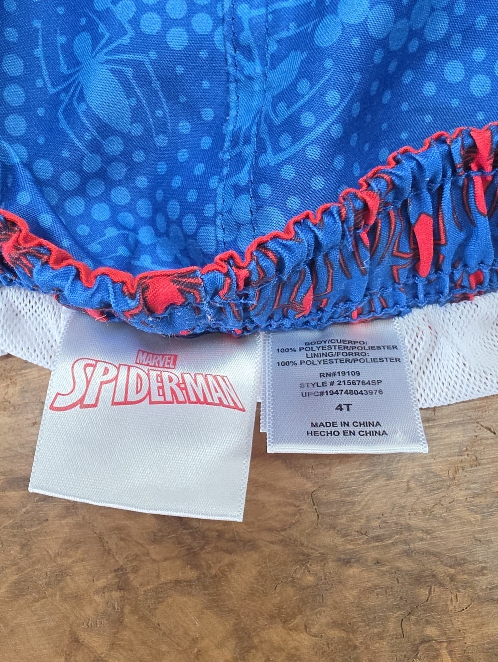 Spider-Man Swim Trunk -Rash Guard Set Size 4T - Picture 9 of 9